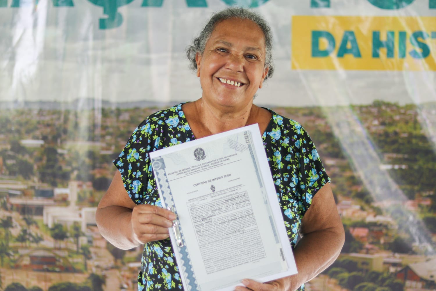 Senador Canedo: moradores recebem escrituras no Jardim Todos os Santos