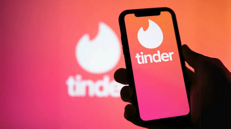 Quatro anos sem encontros: usuário aciona Procon contra Tinder em busca de respostas